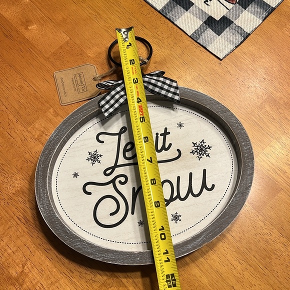 Adams & Co “Let it snow” wooden sign - NWT - Picture 3 of 5
